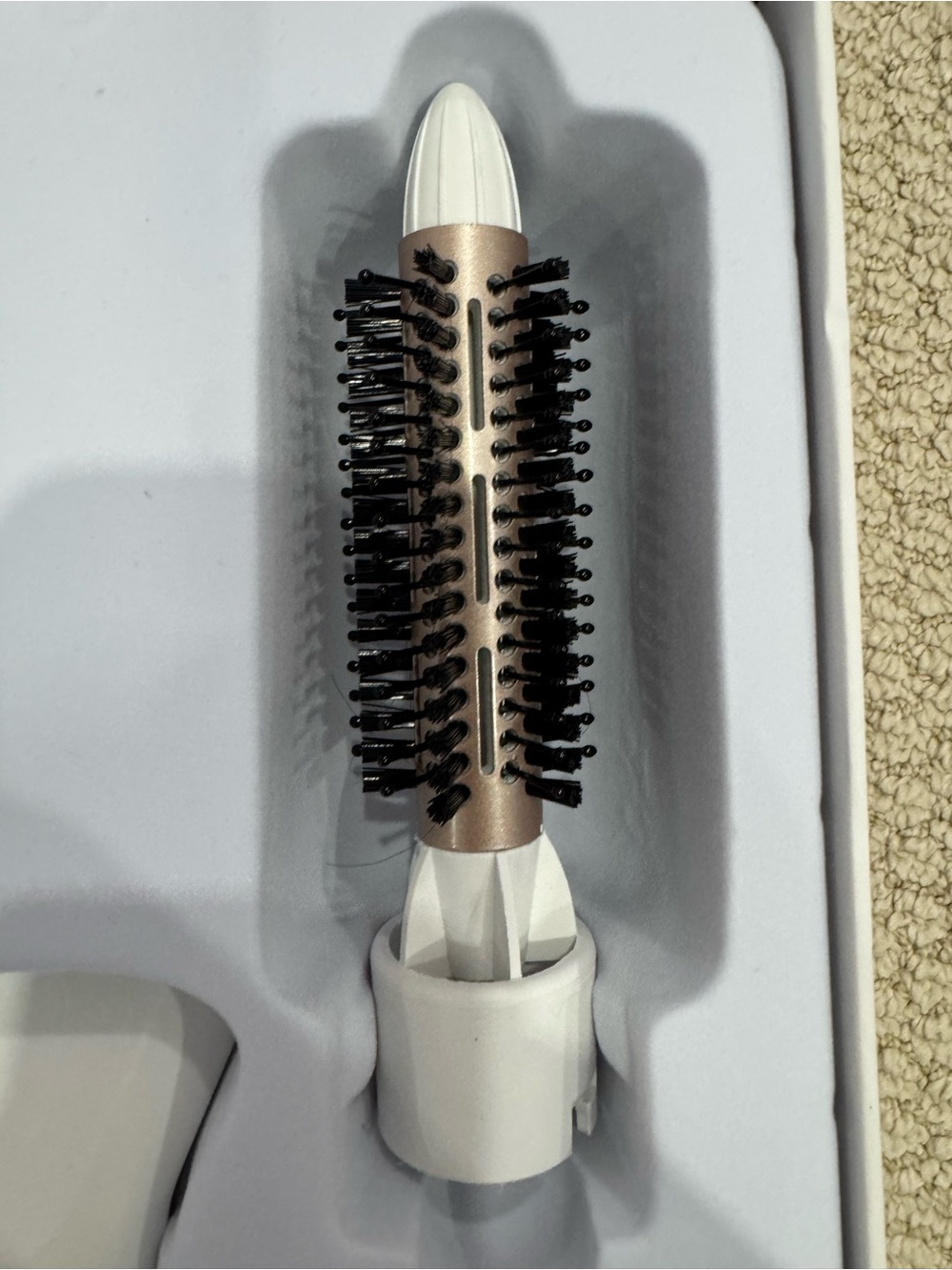 Volumax 4-in-1 Volumizing Hot Air Brush in White and Rose Gold - Picture 6 of 9